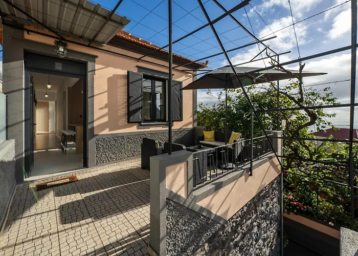 Casa Maria Bela 2-bedroom With Terrace Calheta